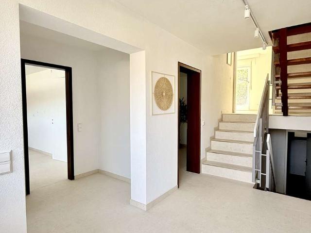 Geräumige DHH in Höhenlage, 6 Zimmer Haus in Remshalden