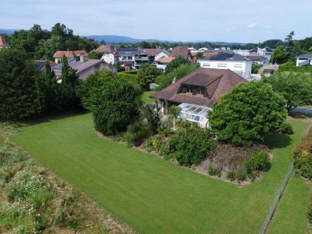 Geräumige Familienvilla auf einem außergewöhnlichen Grundstück von 1.435 m²