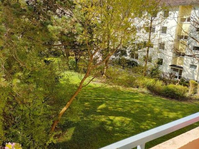 Geräumige Familienwohnung mit Balkon in Steinbach