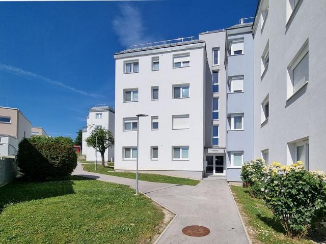 Geräumige Familienwohnung mit Loggia im 4. OG