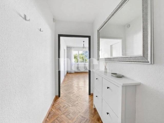Geräumige Familienwohnung in einem oberen Stockwerk