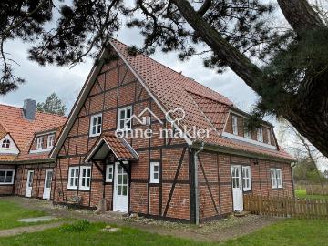 Geräumige Haushälfte auf dem Land