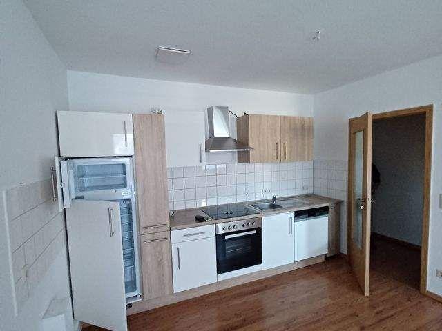 Geräumige helle 2 Raum Wohnung mit Einbauküche und Balkon in Kirchberg / Saupersdorf zu vermieten