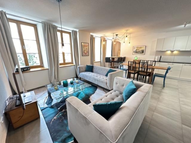 Geräumige, möblierte 4,5 Zimmer Wohnung von 120 m² im Herzen von Porrentruy