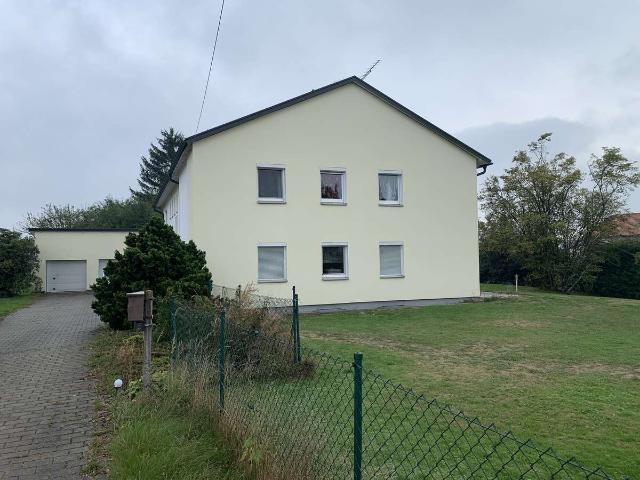 Geräumige, sanierte 3 Raum EG Wohnung mit geh. Innenausstattung mit Garten und EBK