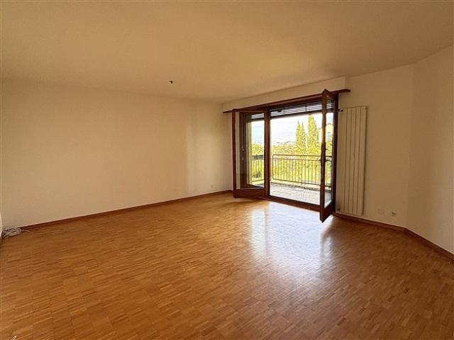 Geräumige Wohnung mit 4,5 Zimmern und Blick auf den Genfersee