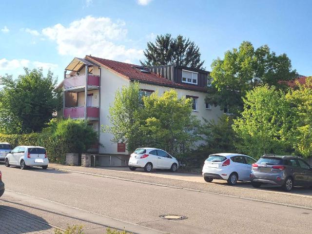 Geräumige Wohnung mit Balkon und Aufzug geeignet als Kapitalanlage und Selbstnutzung