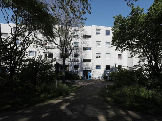Geräumige Wohnung mit Gäste WC und Balkon / 3. OG links