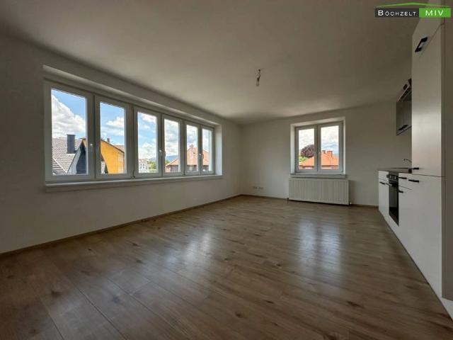 geräumige Wohnung mit Küche & Parkplatz direkt vor dem Wohnhaus