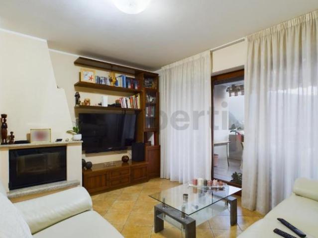 Geräumige und helle 4,5 Zimmer Wohnung in Caslano