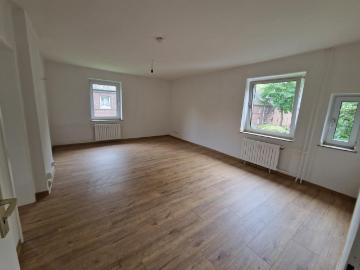 Geräumige und individuell geschnittene 2 Zimmer Wohnung in Beeck