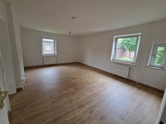 Geräumige und individuell geschnittene 2 Zimmer Wohnung in Beeck