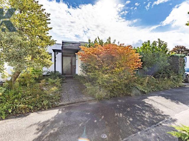 Geräumiger Atrium Bungalow mit Terrasse, Garten und Garage in Pulheim Dansweiler