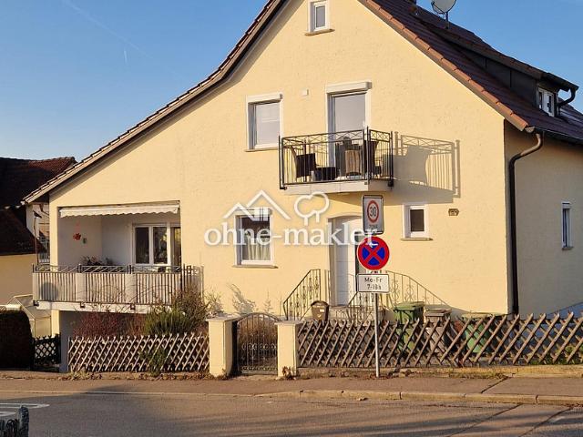 geräumiges Mehrfamilienhaus mit Garagen in Maxhütte Haidhof