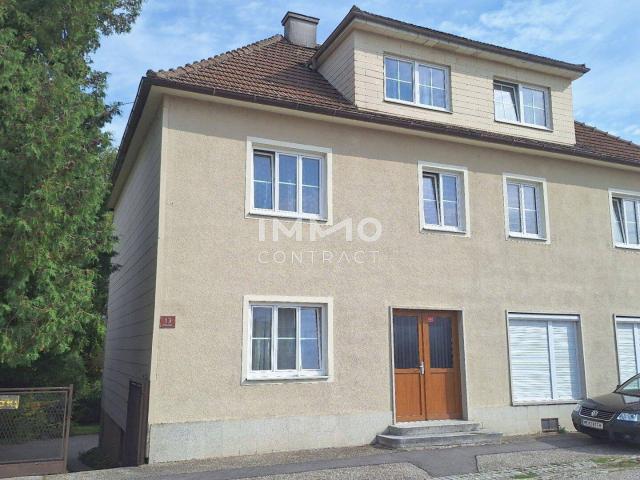 Geräumiges Mehrfamilienhaus mit großem Garten, sowie ehemaligen kleinen Geschäftslokal neben Bahnhof