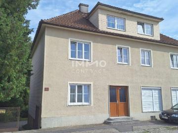 Geräumiges Mehrfamilienhaus mit großem Garten, sowie ehemaligen kleinen Geschäftslokal neben Bahnhof