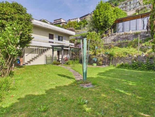 Geräumiges Mehrfamilienhaus mit grossem Potenzial in Riazzino
