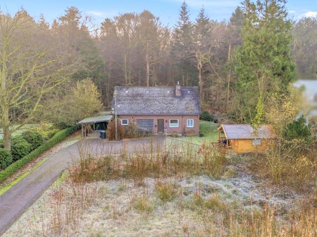 Geräumiges, modernisierungsbedürftiges Einfamilienhaus am Waldesrand von Aurich Sandhorst!