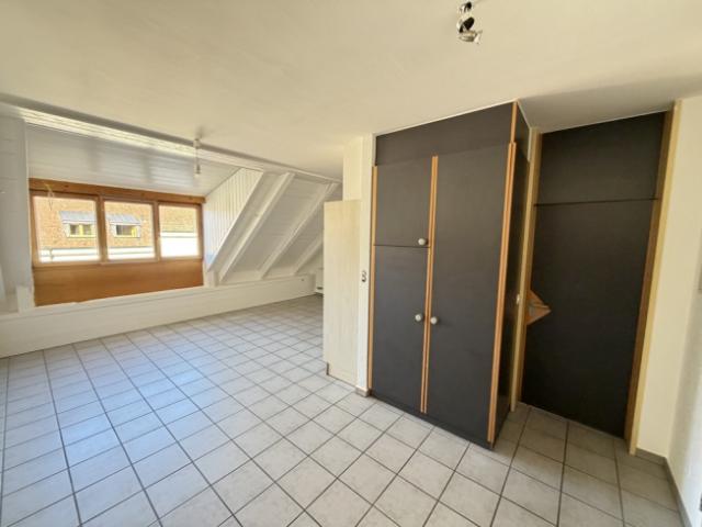 Geräumiges Dachbodenstudio