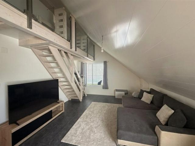 SCHÖNE MAISONETTE WOHNUNG