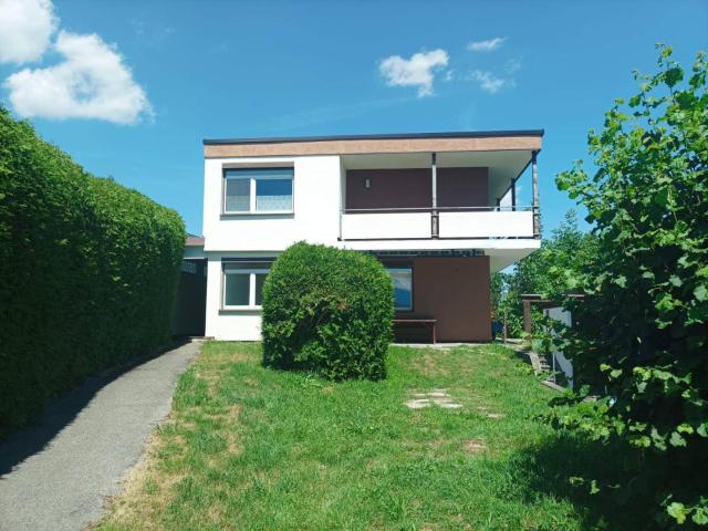 Unverbaubarer Ausblick geräumiges Ein Zweifamilienhaus in Ruhelage