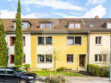 Geräumiges Ein bis Zweifamilienhaus in der Stadt sucht frischen Wind und neue Bewohner:Innen!
