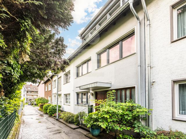 Geräumiges Einfamilienhaus unweit des Stadtkerns sucht neue Familie!