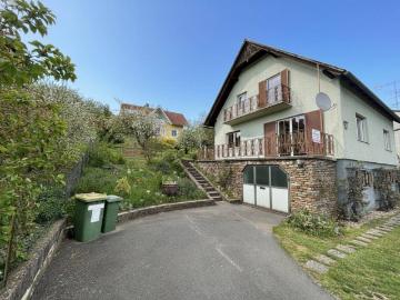 Geräumiges Einfamilienhaus mit 5 Zimmer, Balkon und Terrasse