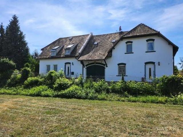 Geräumiges Einfamilienhaus mit Einliegerwohnung zu verkaufen