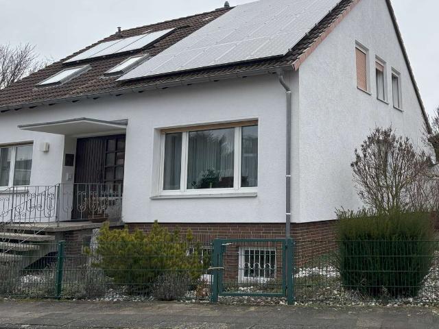 Geräumiges Einfamilienhaus mit Pool für große Familie oder Arbeiten und Wohnen unter einem Dach