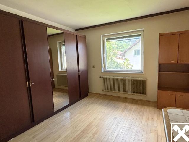Geräumiges Einfamilienhaus mit Wintergarten und Viel Potential