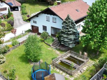 Geräumiges Einfamilienhaus mit Wintergarten und viel Potential