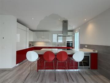 Geräumiges 10,5 Zimmer Familienhaus in Cornol
