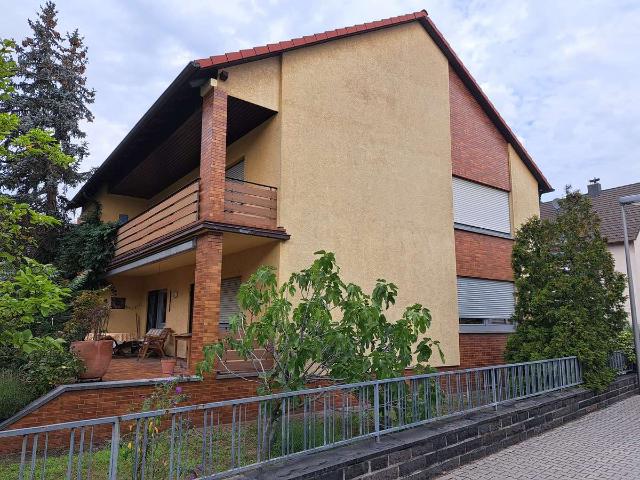 Geräumiges, günstiges 6 Raum Einfamilienhaus in Mannheim Sandhofen