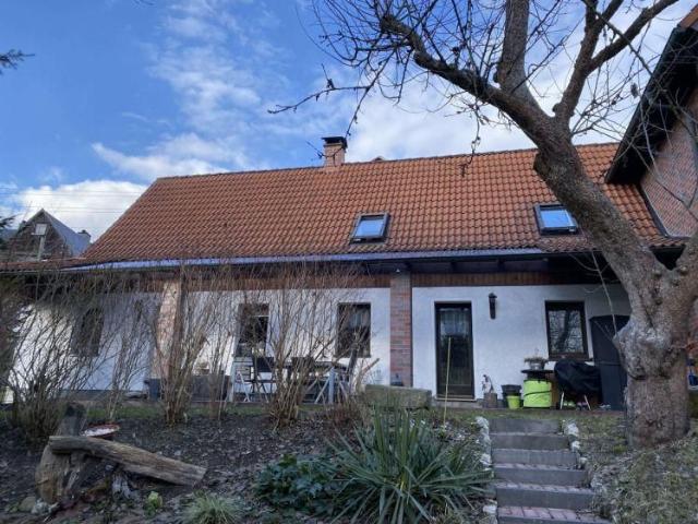 geräumiges, gut ausgestattetes Einfamilienhaus Doppelhaushälfte mit Garten zu vermieten