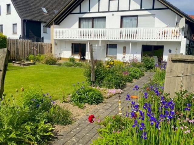 Geräumiges, gepflegtes, großzügiges Zweifamilienhaus