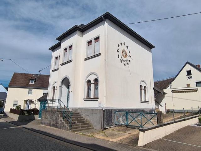 Geräumiges Haus bis 2 Familien bei Koblenz