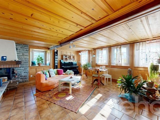 Geräumiges Haus mit großem Potenzial in einer friedlichen Umgebung