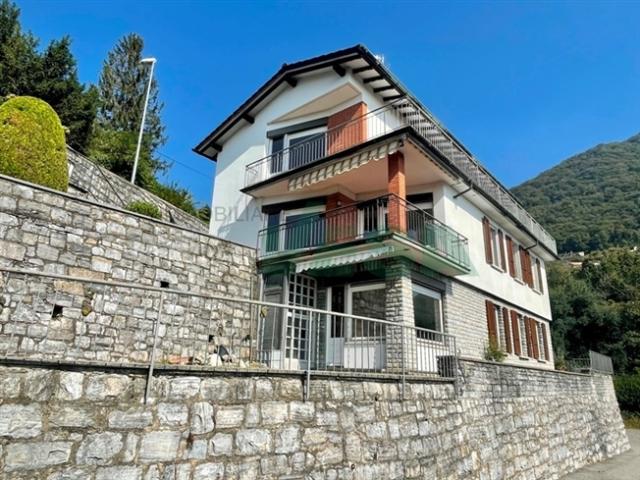 Grosszügiges Haus mit 3 Wohnungen und mit wunderbarer Panoramasicht