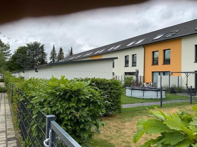 Geräumiges, helles Reihenendhaus in Rönnebeck mit Terrasse und Gartenanteil