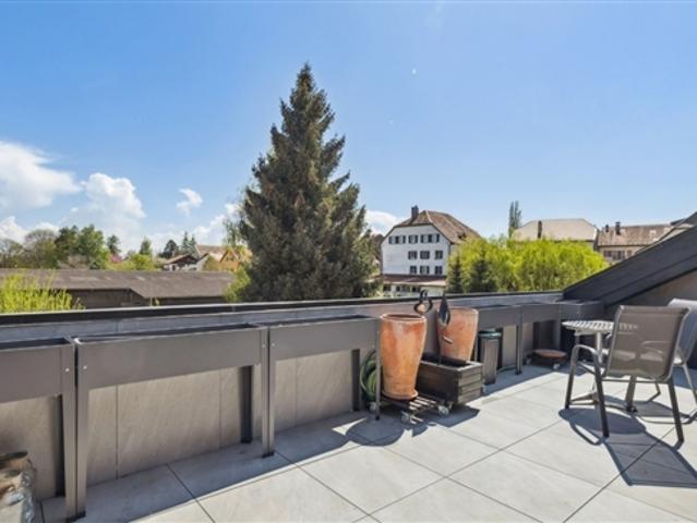 Geräumiges, komplett renoviertes 4,5 Zimmer Duplex Apartment