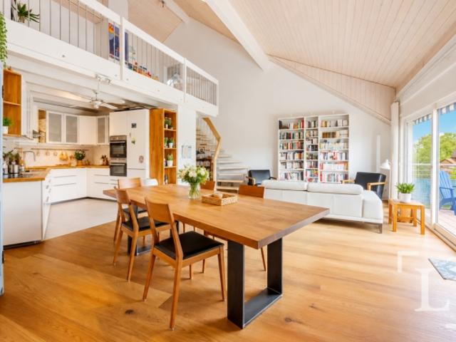 Geräumiges Penthouse Doppelhaus mit Balkon und Gemüsegarten!