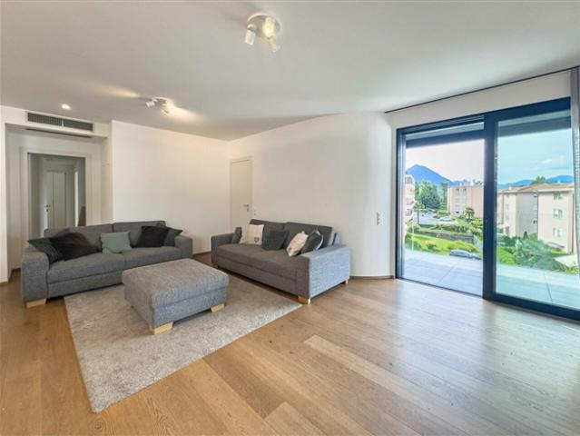 Geräumiges Dachgeschoss mit Dachterrasse und hervorragenden Ausstattungen in Pregassona