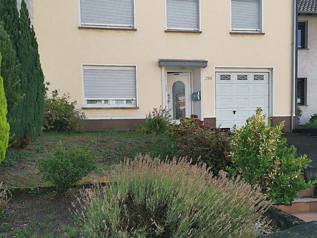 Geräumiges Reihenmittelhaus in Schwalbach zu verkaufen