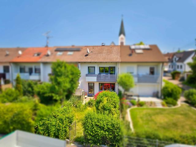Geräumiges Reihenmittelhaus mit Garten und Einzelgarage in Günzburg