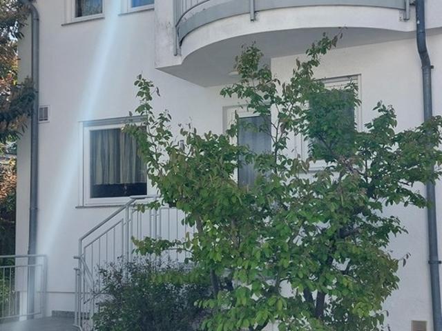 Geräumiges Reihenendhaus in WN Neustadt mit Fernblick