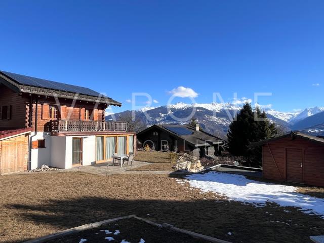 Geräumiges renoviertes und vergrössertes 4.5 Zimmer Chalet