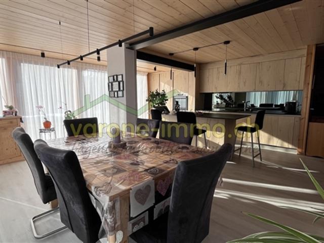 Geräumiges renoviertes und vergrössertes 4.5 Zimmer Chalet