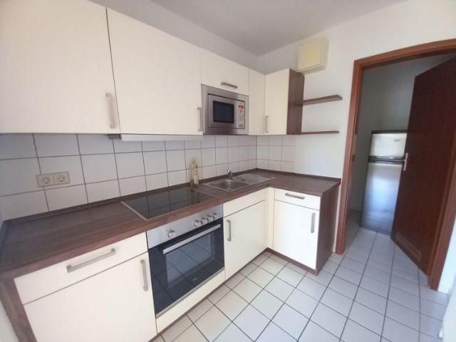 geräumiges Single Apartment mit Balkon, Einbauküche und Aufzug im Haus, am Mannichswalder Platz