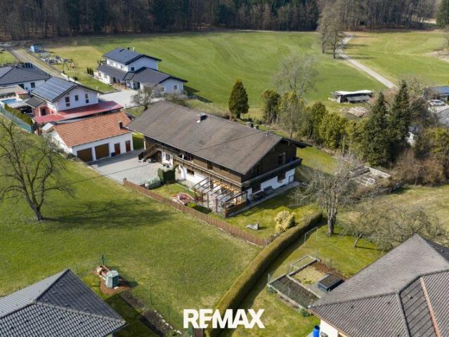Geräumiges Wohnhaus mit Einliegerwohnung nahe Holzöstersee